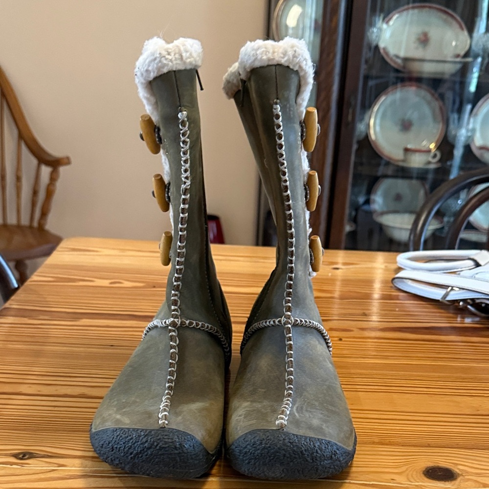Keen Olive Shearling-Lined Winter Boots